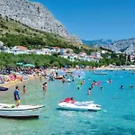 In * Nova Sela (Omis)