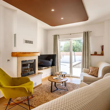 In * Nova Sela (Omis)