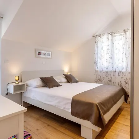 Cozy In Nova Sela (Omis)